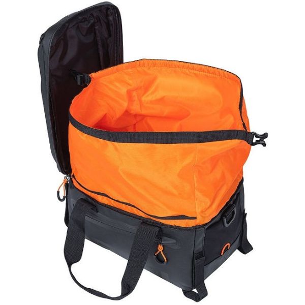Load image into Gallery viewer, Basil Miles Bagagedragertas - sportieve fietstas voor heren en dames - zwart oranje - waterdicht - 7 liter
