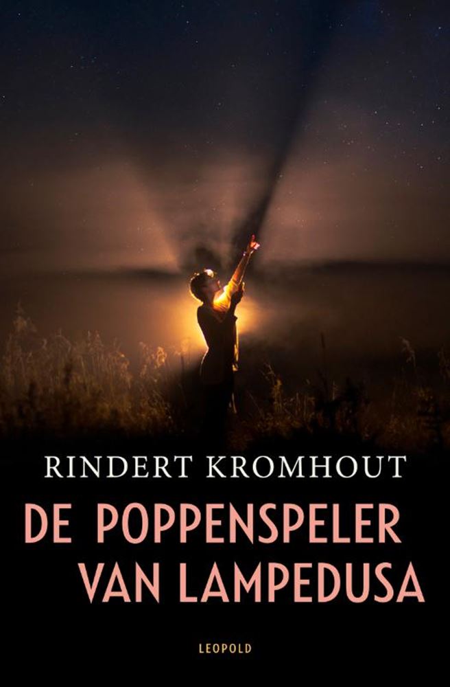 Load image into Gallery viewer, De poppenspeler van lampedusa. 15+
