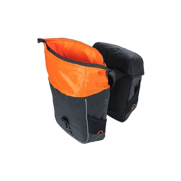 Load image into Gallery viewer, Basil Miles Tarpaulin - Dubbele fietstas, waterdicht, 34L, zwart oranje
