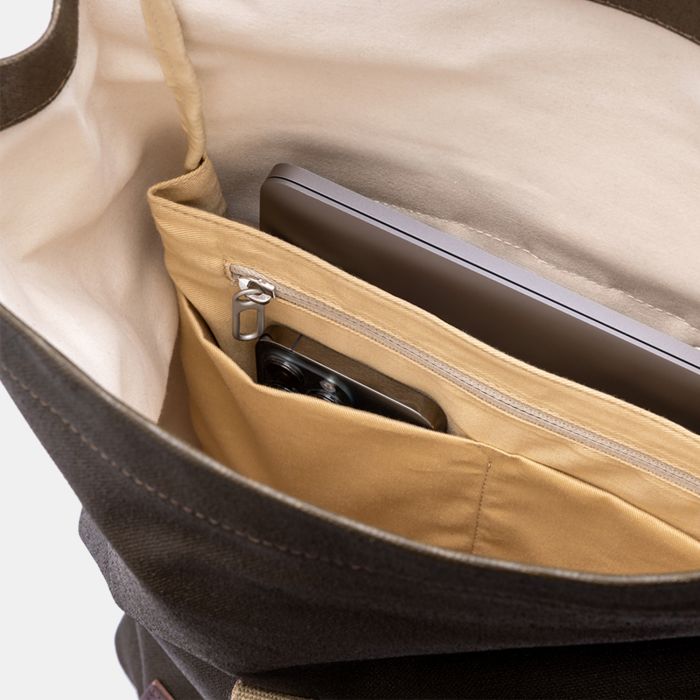 Load image into Gallery viewer, Brooks pickwick - small (12l) - moss
