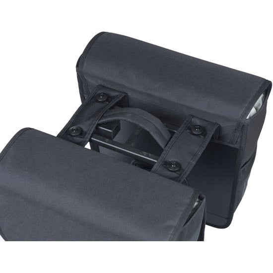 Load image into Gallery viewer, Basil dubbele fietstas go mik 32 liter - zwart
