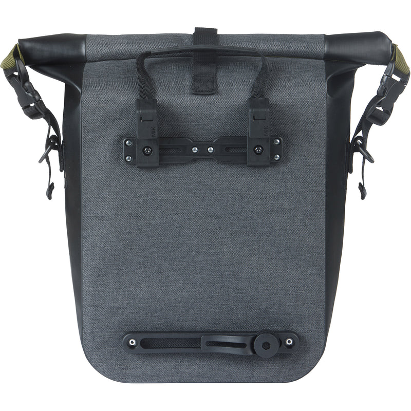 Load image into Gallery viewer, Basil enkele tas navigator storm m mik 12-15l 14 x 25 x 36 cm - zwart
