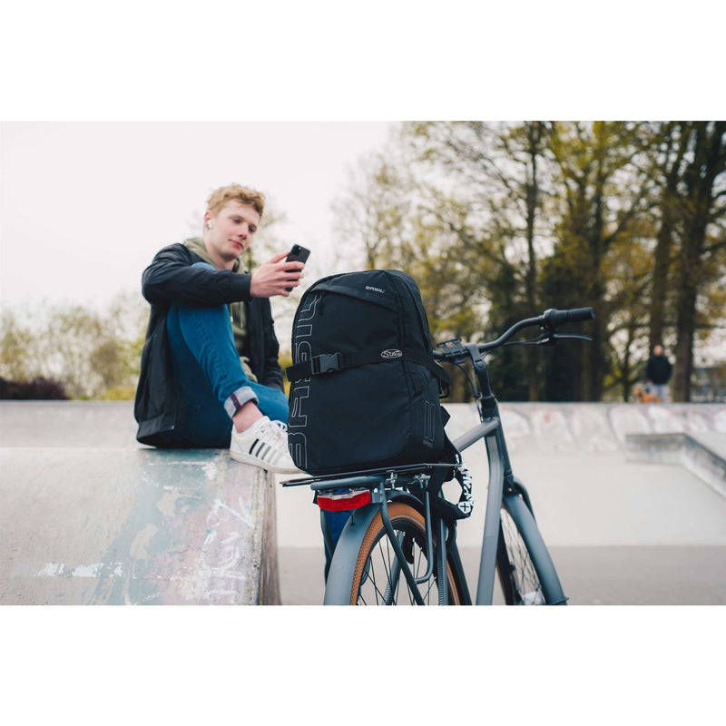 Load image into Gallery viewer, Steco monkey-mee bagagedragerverbreder met spanband zwart
