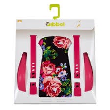 Qibbel styling set luxury behind roses black