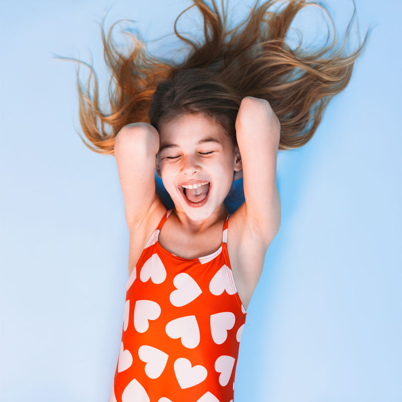 Load image into Gallery viewer, Hearts | rode meisjes uv badpak
