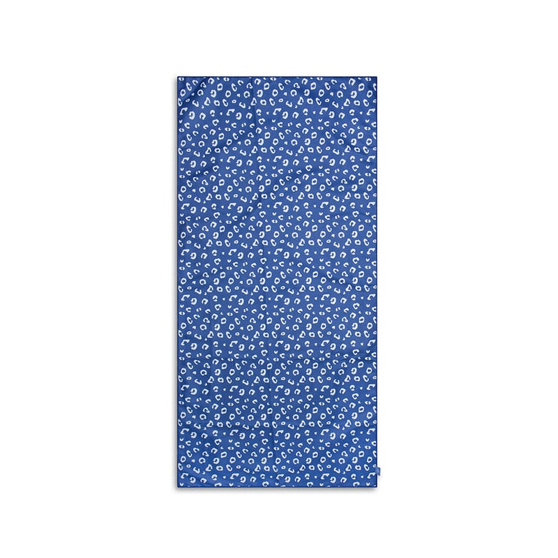 Load image into Gallery viewer, Leopard | blauwe microvezel handdoek 135 x 65 cm
