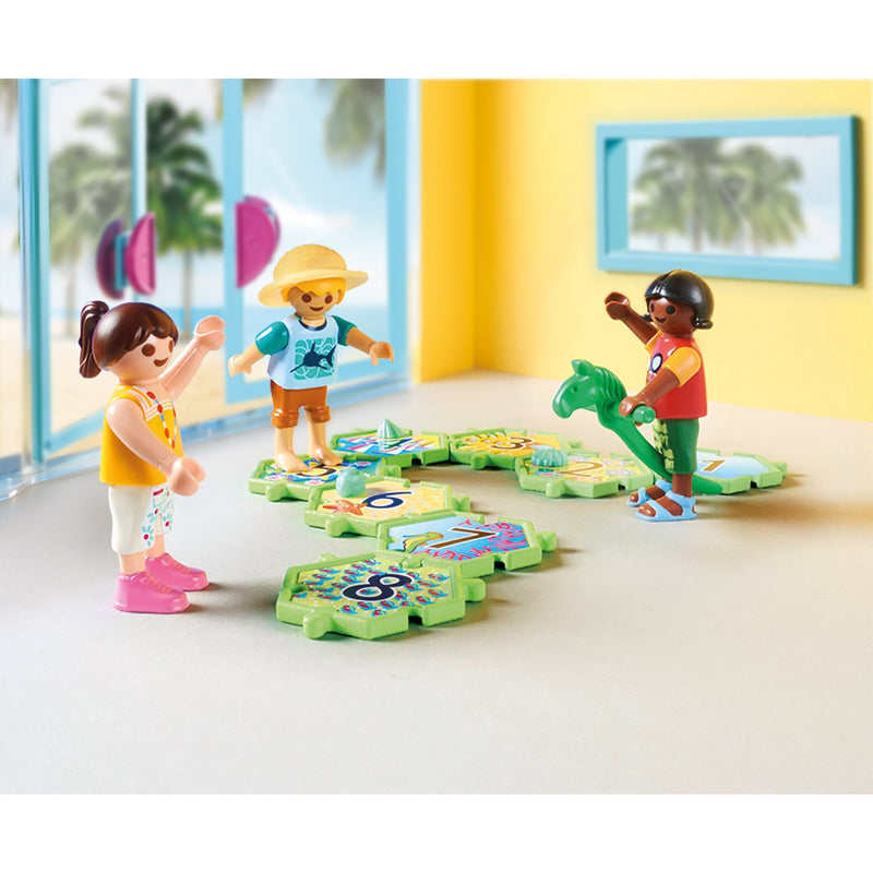 Load image into Gallery viewer, Playmobil Family Fun Club 70440
