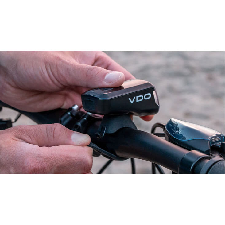 Load image into Gallery viewer, Vdo eco light m60fl koplamp usb led 60 lux li-on + micro usb kabel
