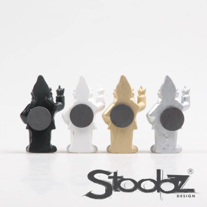 Load image into Gallery viewer, Stoobz kabouter f*ck you magneet zwart wit goud zilver 9cm
