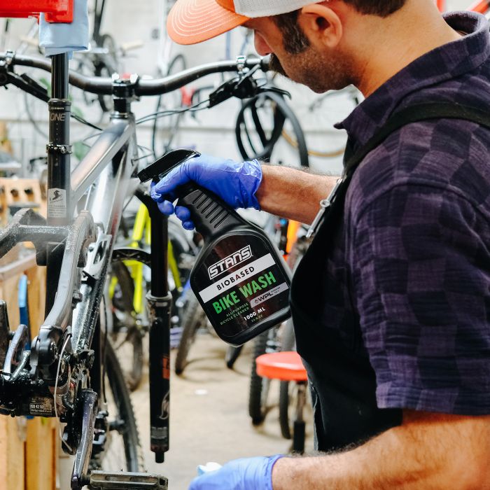 Load image into Gallery viewer, Stan's biobased bike wash - 1l
