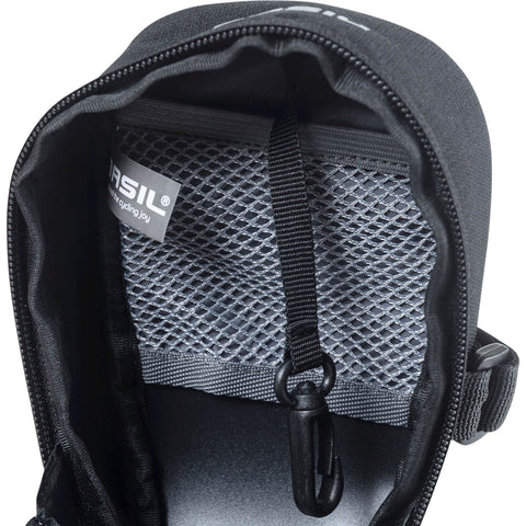 Basil Mada - saddle bag - 1 liter - black