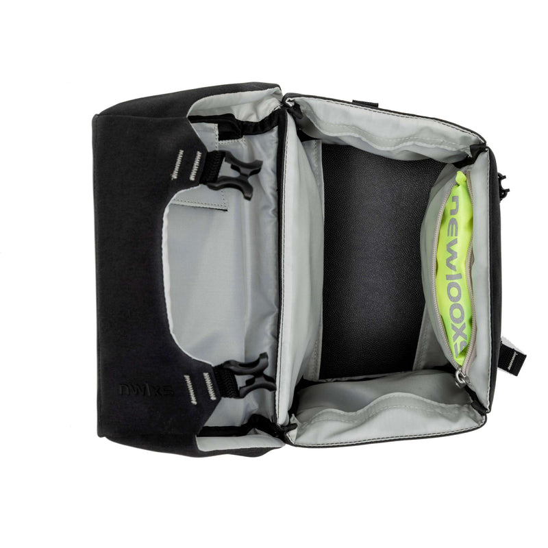 Load image into Gallery viewer, New Looxs Sports Stuurtas Zwart 9L
