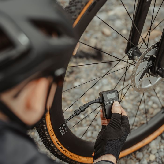 Load image into Gallery viewer, Topeak pomp e-booster digital mini
