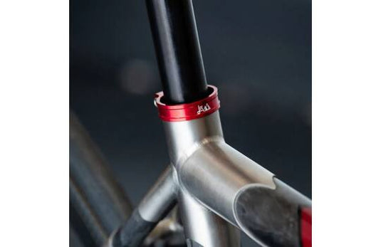 Jrc - zadelpenklem lightweight kumo+ 31.8mm zwart