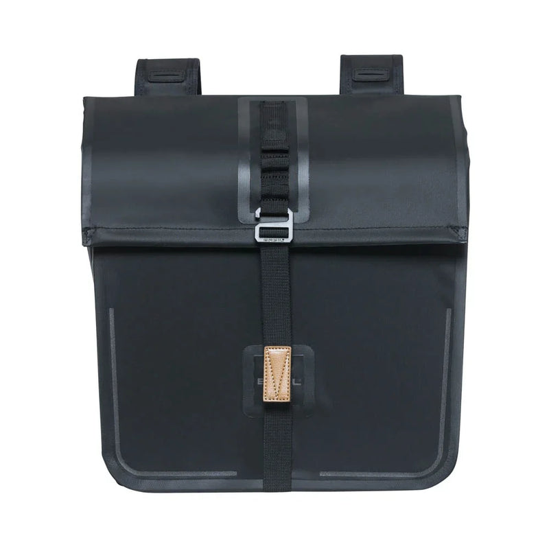 Load image into Gallery viewer, Basil Urban Dry dubbele fietstas, waterdicht, 50L, mat zwart
