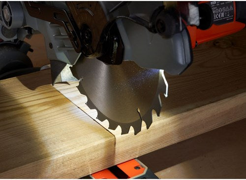 Load image into Gallery viewer, Black+decker bes702 1500w 216mm afkort- en verstekzaag | 1x zaagblad 24 hardmetalen tanden | stofzak - bes702-qs
