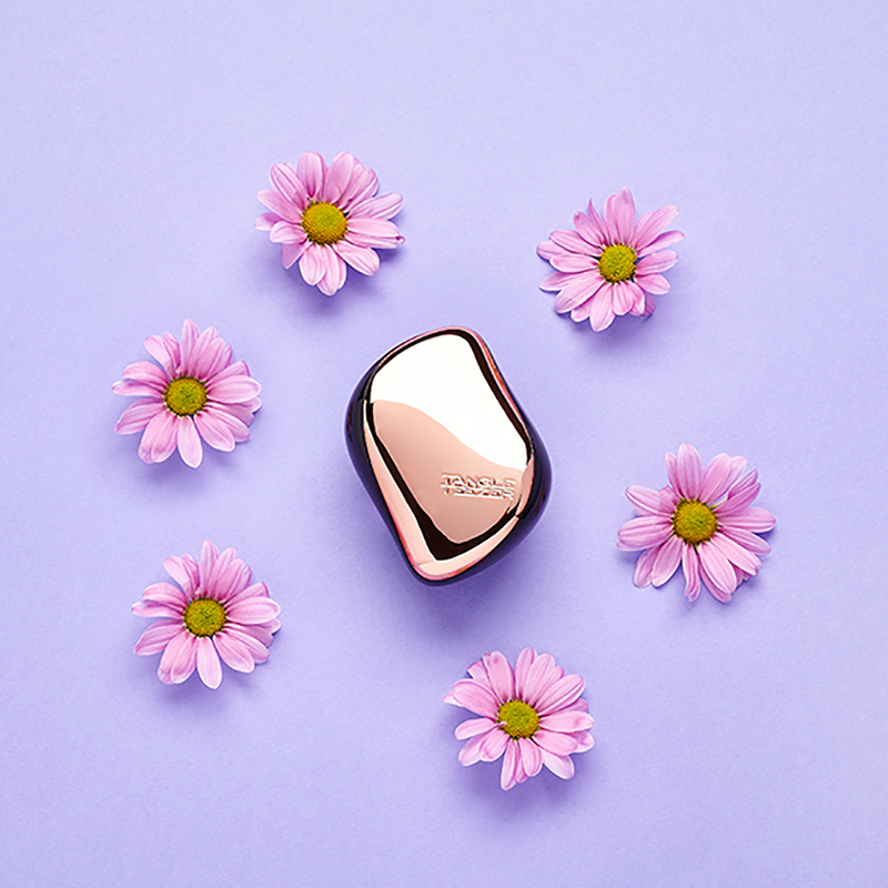 Load image into Gallery viewer, Tangle teezer compact hairbrush rose gold black
