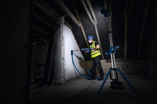 Load image into Gallery viewer, Bosch blauw glt 18v-5000 professional bouwlamp met geintegreerde stafief - 06019p5000
