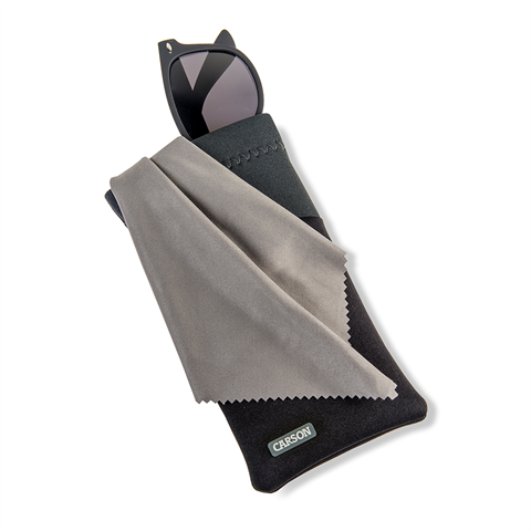 Load image into Gallery viewer, Carson neoprene brillenhoesje met microvezeldoekje - zwart grijs
