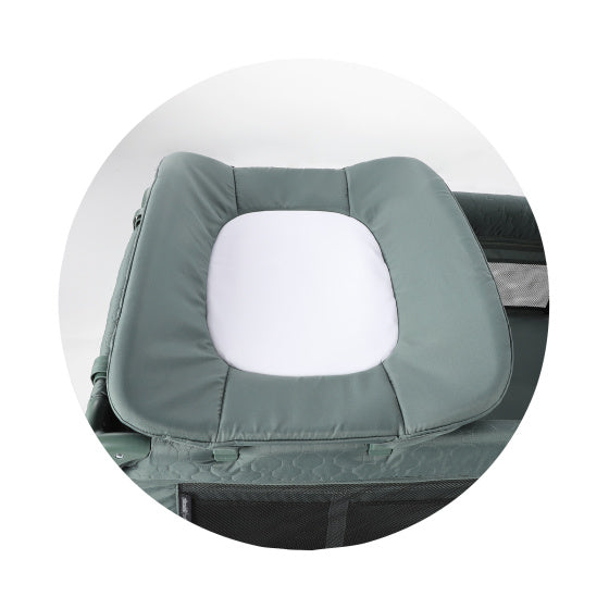 Load image into Gallery viewer, Chipolino bella opvouwbaar campingbedje met aankleedkussen ash grijs
