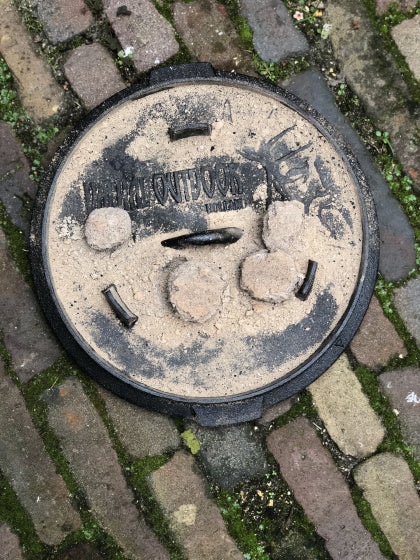 Load image into Gallery viewer, Valhal Dutch Oven Braadpan Gietijzer zonder pootjes 3,8 L
