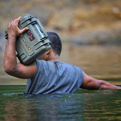 Load image into Gallery viewer, Explorer cases 3317hl koffer groen met plukschuim
