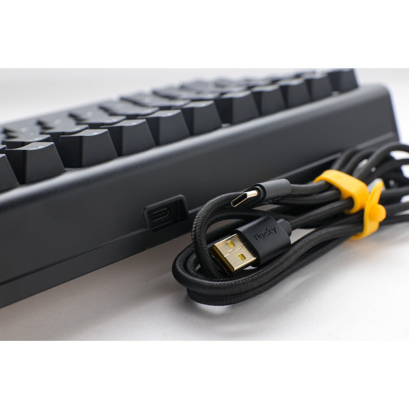 Load image into Gallery viewer, Ducky projectd tinker 75 met qmk via, toetsenbord (zwart wit, us lay-out, cherry mx blue, rgb led, double-shot pbt, hot-swappable, gasket mount, 75%)
