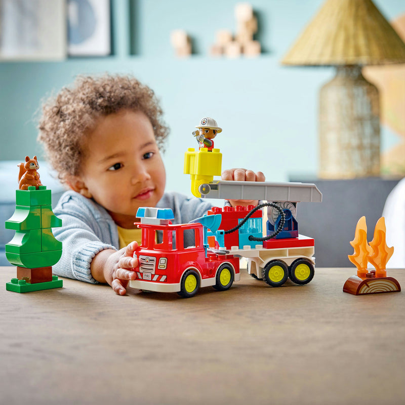 Load image into Gallery viewer, Lego duplo 10473 brandweertruck met slang en brandweerman
