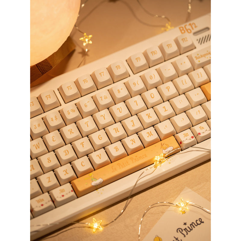 Afbeelding laden in galerijviewer, Iqunix zx75 sunset ponder wireless mechanical keyboard (lichtgeel, us lay-out (qwerty), gateron red, 75%, rgb leds, hot-swappable, double-shot pbt, 2.4ghz | bluetooth 5.1 | usb-c)
