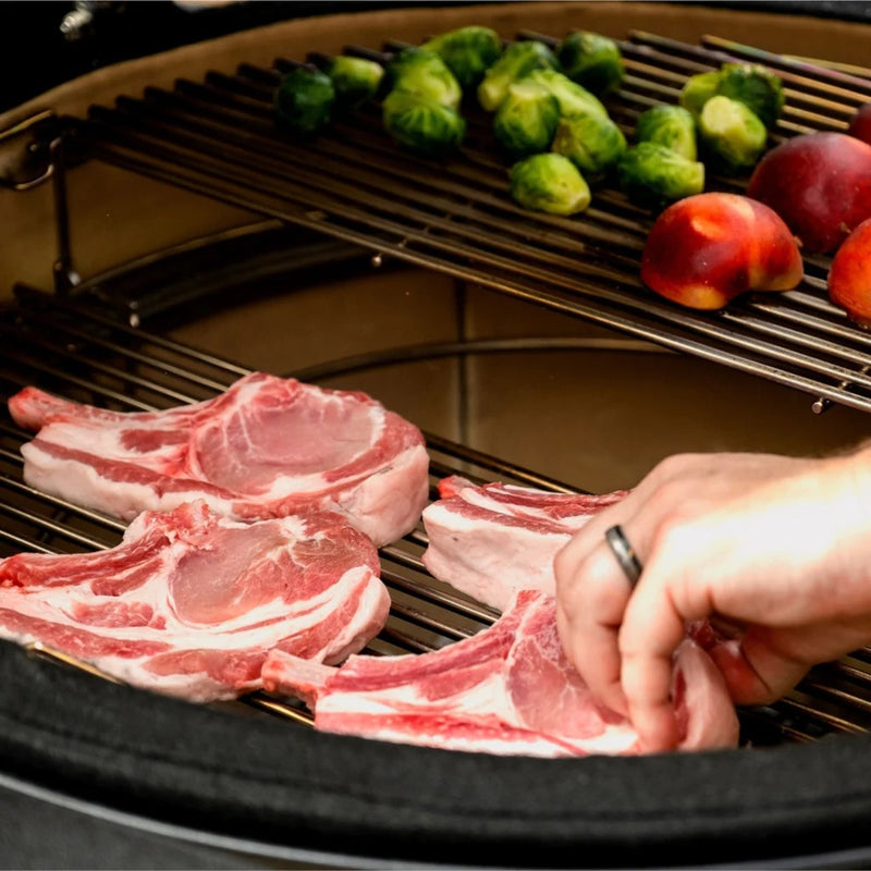 Load image into Gallery viewer, Kamado joe big joe i houtskoolbarbecue (rood zwart, ø 61cm)
