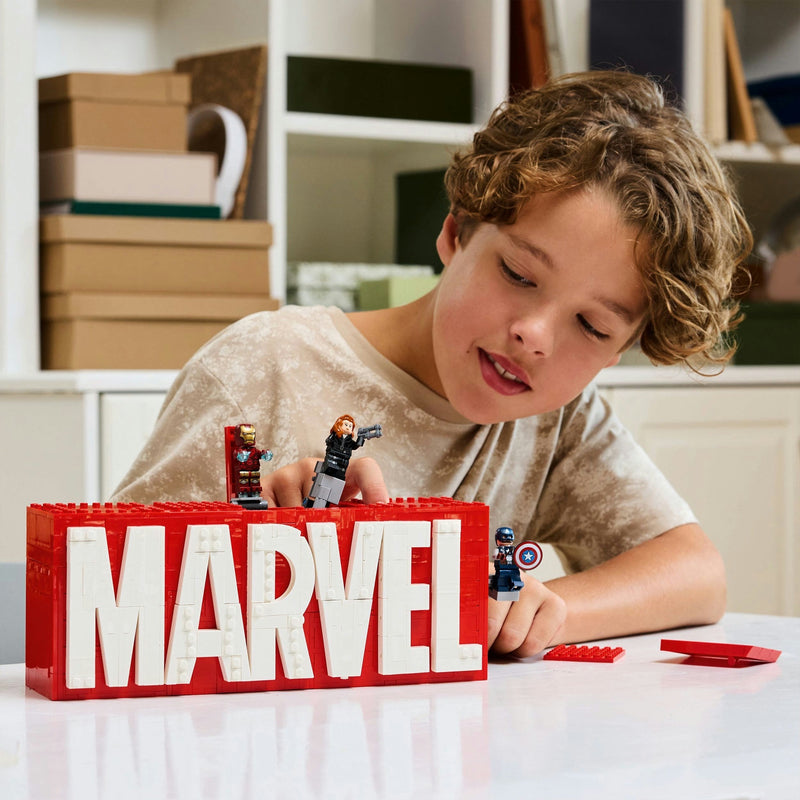 Load image into Gallery viewer, Lego super heroes 76313 marvel logo en minifiguren
