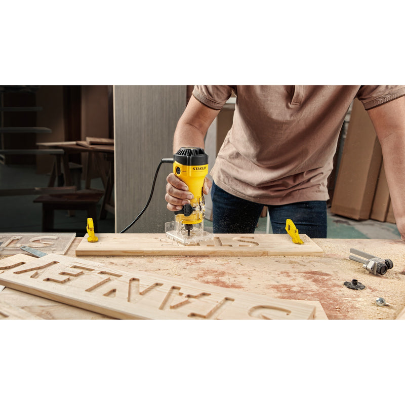 Load image into Gallery viewer, Stanley 550w kantenfrees bovenfrees (geel zwart)
