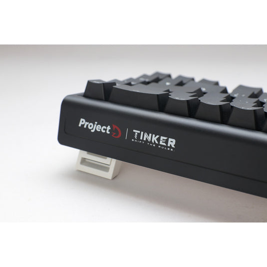Ducky projectd tinker 65 met qmk via, toetsenbord (zwart wit, us lay-out, cherry mx blue, rgb led, double-shot pbt, hot-swappable, gasket mount, 65%)