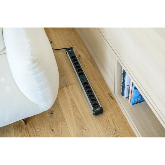 Brennenstuhl premium-alu-line stekkerdoos 12-voudig 3 m h05vv-f 3g1,5 2x 6-voudig schakelbare contactdozen