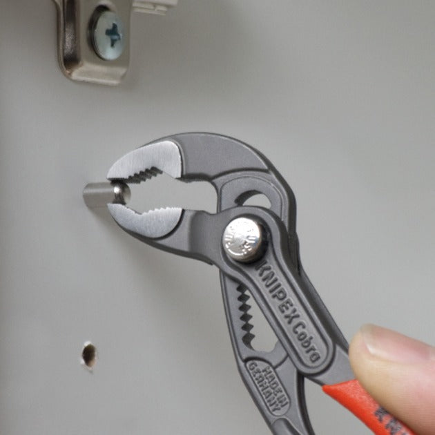 Load image into Gallery viewer, Knipex cobra waterpomptang 8701125 zweedse- waterpomp-tang (rood, 125 mm)
