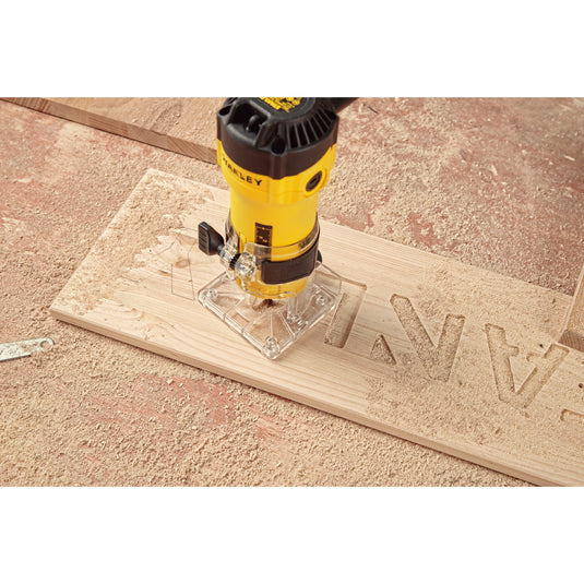 Stanley 550w kantenfrees bovenfrees (geel zwart)