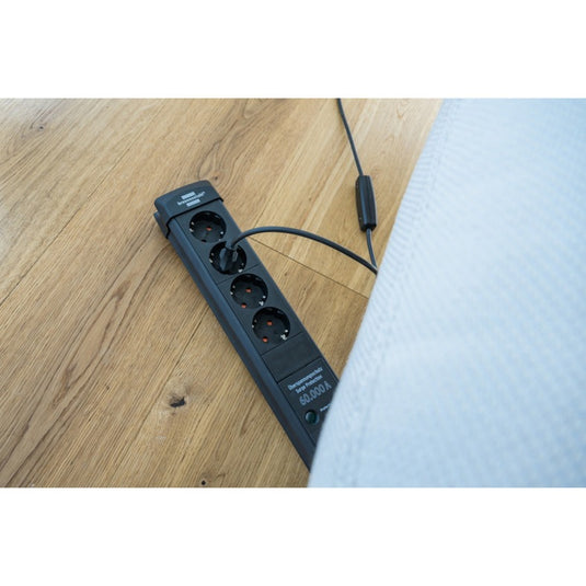 Brennenstuhl premium-line 60.000a stekkerdoos met overspanningsbeveiliging 4-voudig zwart 1,8m h05vv-f 3g1,5