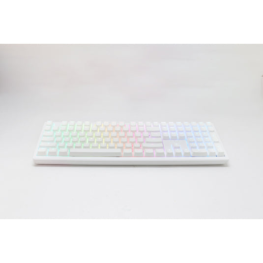 Ducky zero 6108 pure white rgb mechanisch gaming toetsenbord (wit, us lay-out (qwerty), cherry mx2a red, 100%, rgb leds, double-shot pbt, hot swap, 2.4ghz | bluetooth | usb-c)