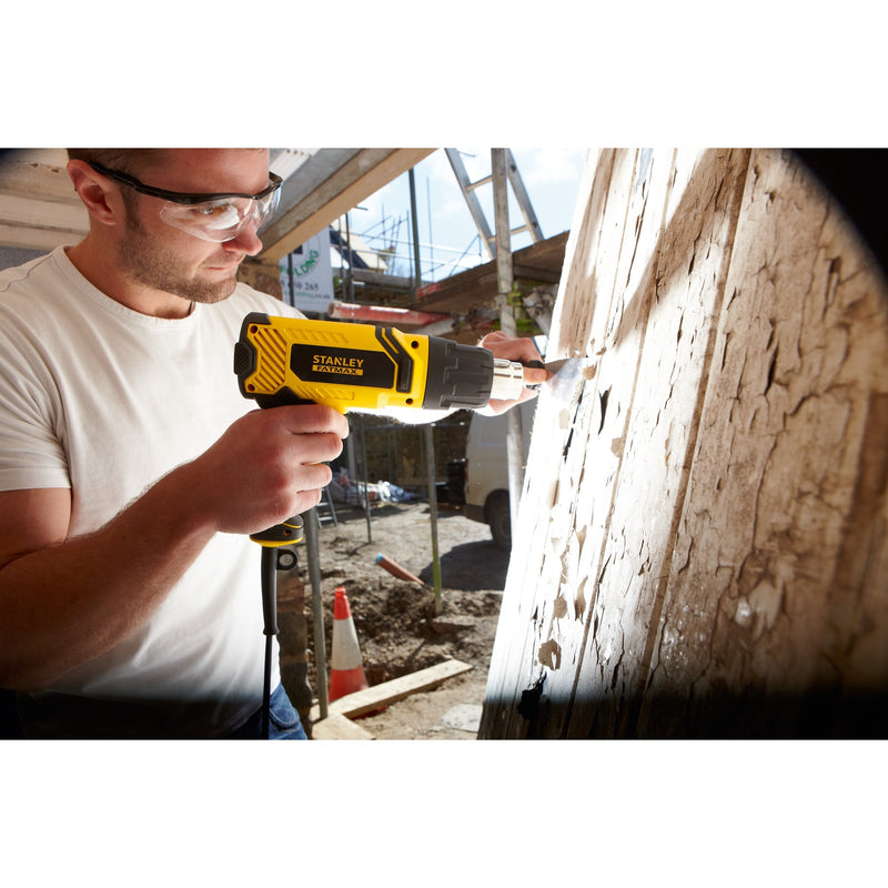 Load image into Gallery viewer, Stanley fatmax 2000w heteluchtpistool met kitdoos (geel zwart)
