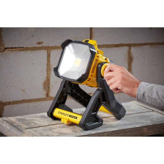 Stanley fatmax v20 18v werklamp (geel zwart, accu en oplader niet inbegrepen)
