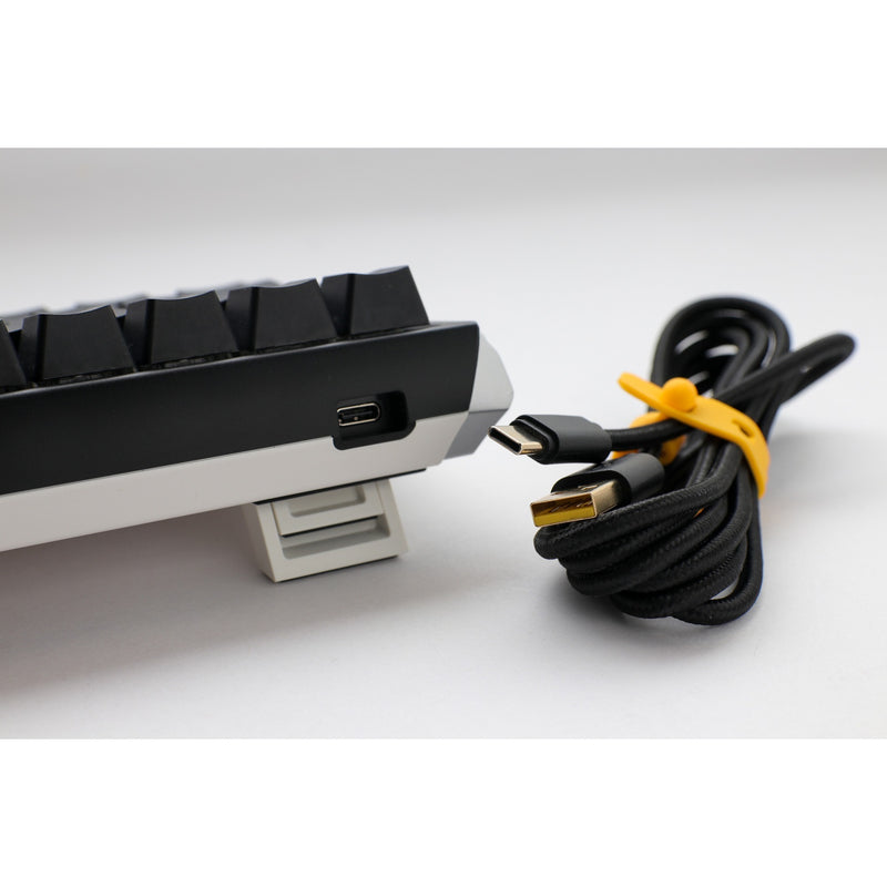 Load image into Gallery viewer, Ducky one 3 classic mini, toetsenbord (zwart wit, us lay-out, cherry mx brown, rgb led, double-shot pbt, hot-swappable, quack mechanics, 60%)
