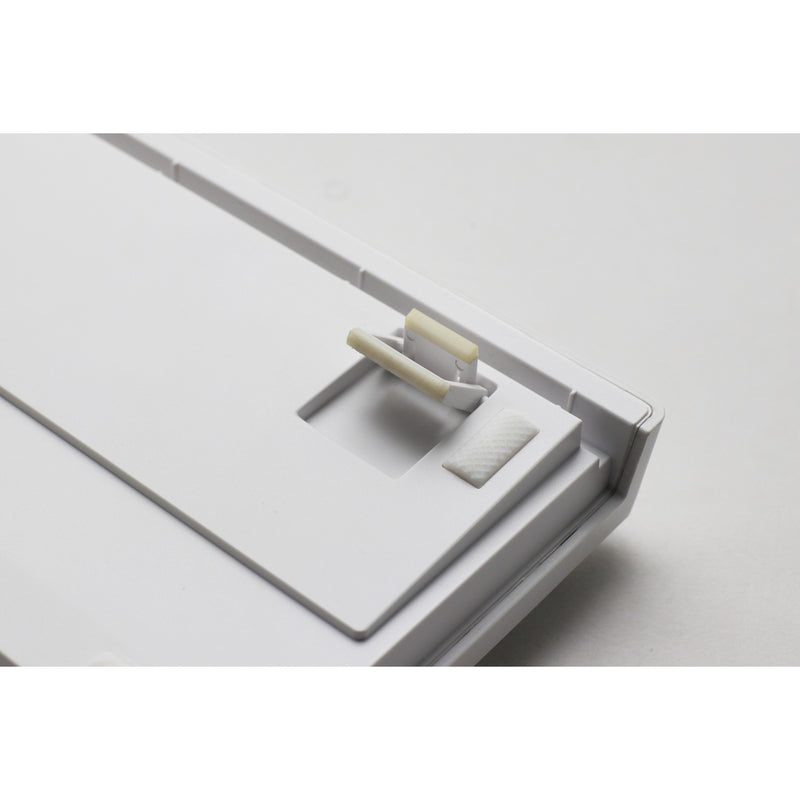 Load image into Gallery viewer, Ducky zero 6108 pure white, gaming toetsenbord (wit, us lay-out, cherry mx2a brown, rgb leds, double-shot pbt, hot swap, 2.4ghz | bluetooth | usb-c)
