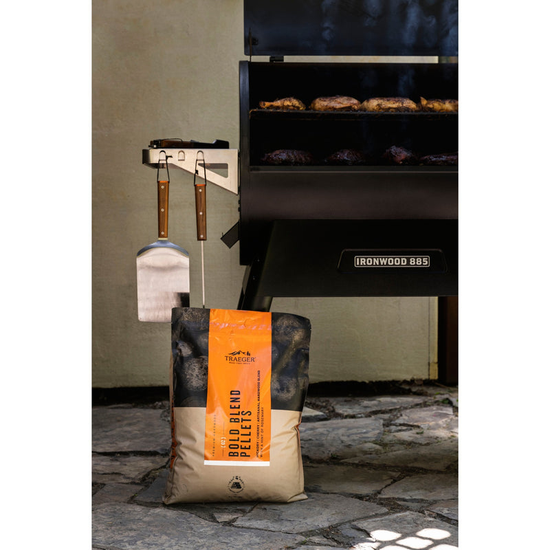 Load image into Gallery viewer, Traeger bold blent pellets - limited edition brandstof (8 kg)
