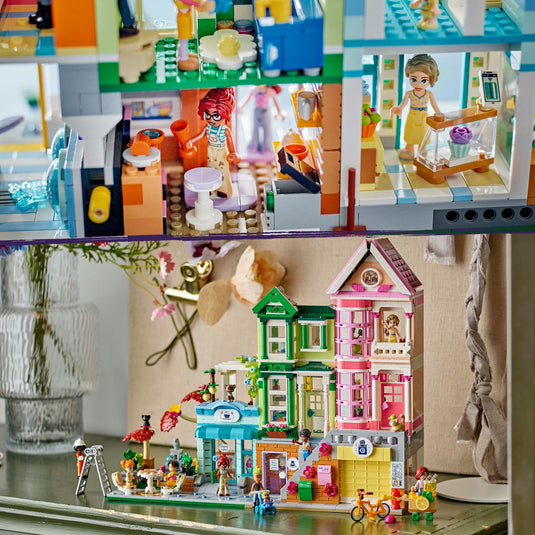 Lego friends - heartlake city appartementen en winkels constructiespeelgoed (42670)