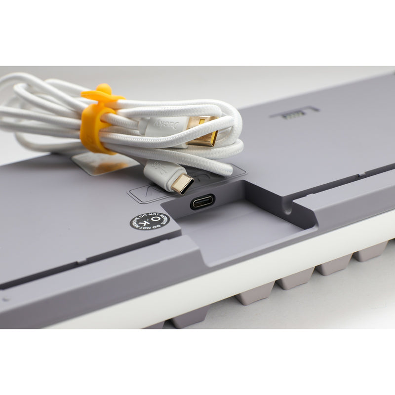 Load image into Gallery viewer, Ducky one 3 mist grey, toetsenbord (lichtgrijs, us lay-out, cherry mx red, rgb led, double-shot pbt, hot-swappable, quack mechanics)
