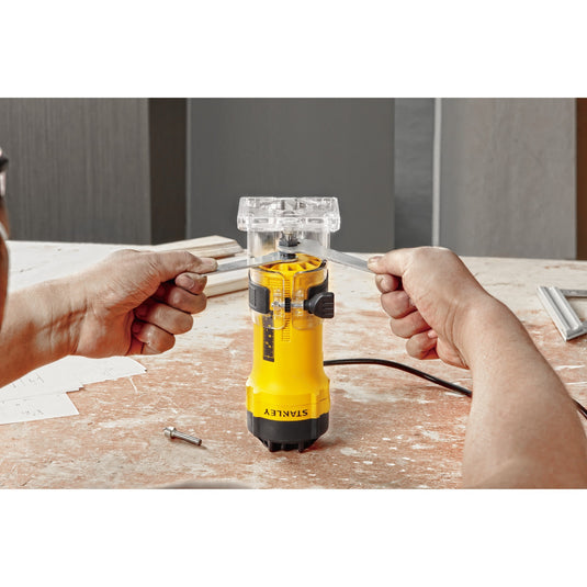 Stanley 550w kantenfrees bovenfrees (geel zwart)