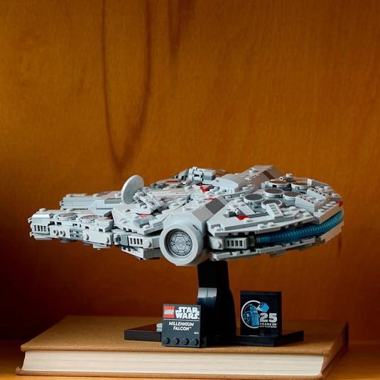 Lego star wars 75375 millenium falcon
