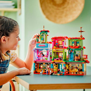Lego disney princess - het magische huis van de familie madrigal constructiespeelgoed (43245)