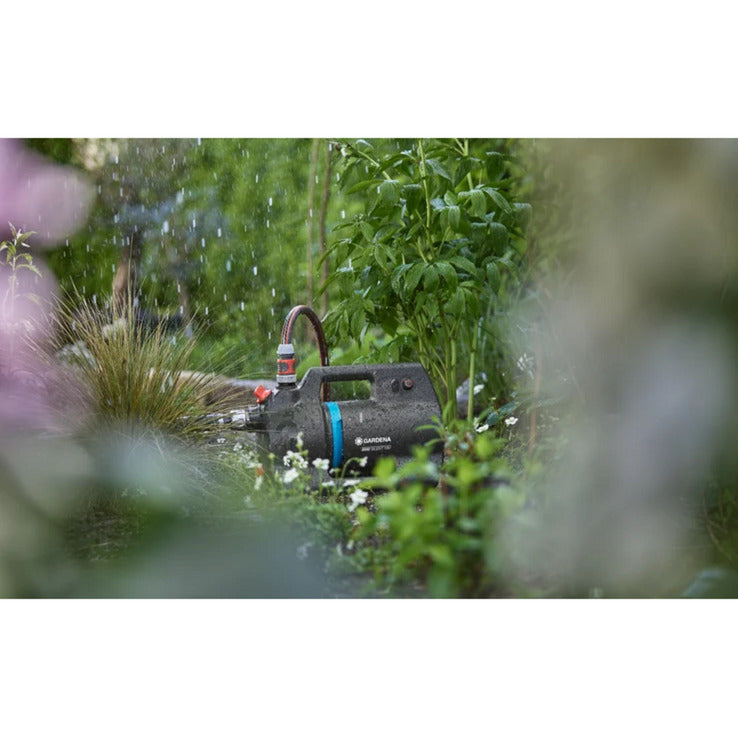 Load image into Gallery viewer, Gardena accu besproeiingspomp 3000 silent 18v p4a gebruiksklare set incl. accu en oplader (donkergrijs turquoise, 14610-20 | pomp | accu | lader)
