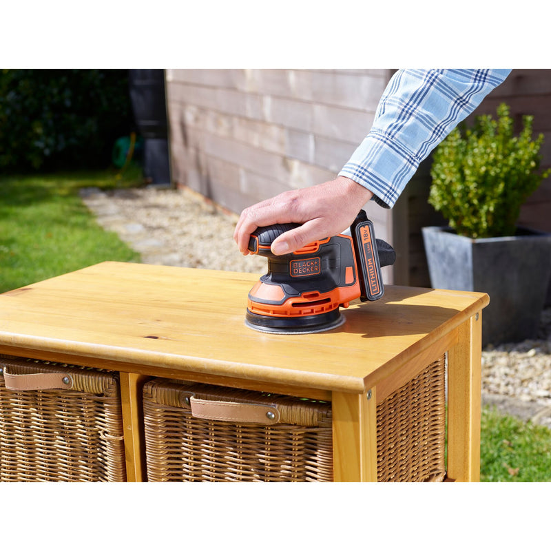Load image into Gallery viewer, Black+decker bdcros18 18v accu excentrische schuurmachine (zwart oranje, opbergtas, oplader en accu inbegrepen)

